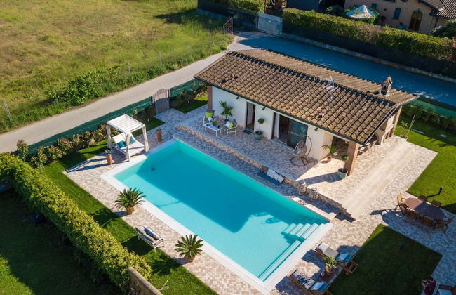 The Luxury Beach Villa - Photo 19