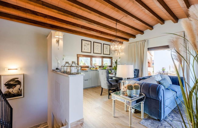 The Luxury Beach Villa - Photo 24