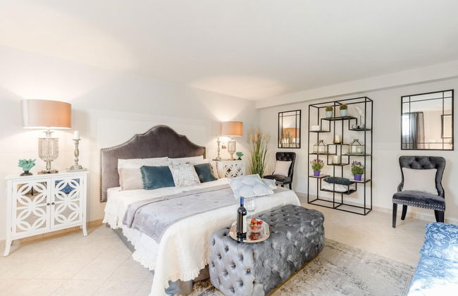 The Luxury Beach Villa - Photo 29