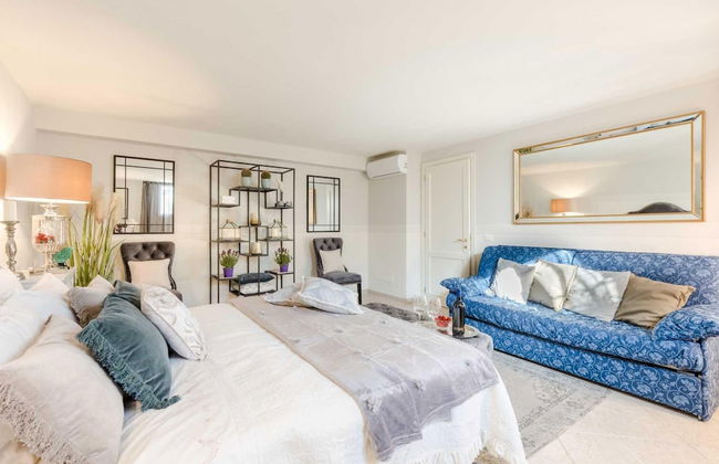 The Luxury Beach Villa - Photo 32