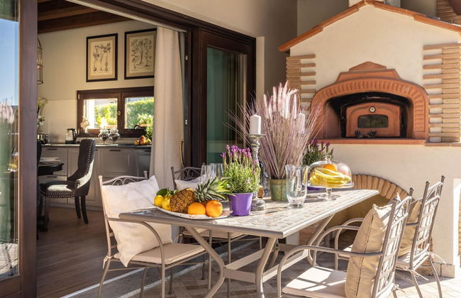 The Luxury Beach Villa - Photo 21