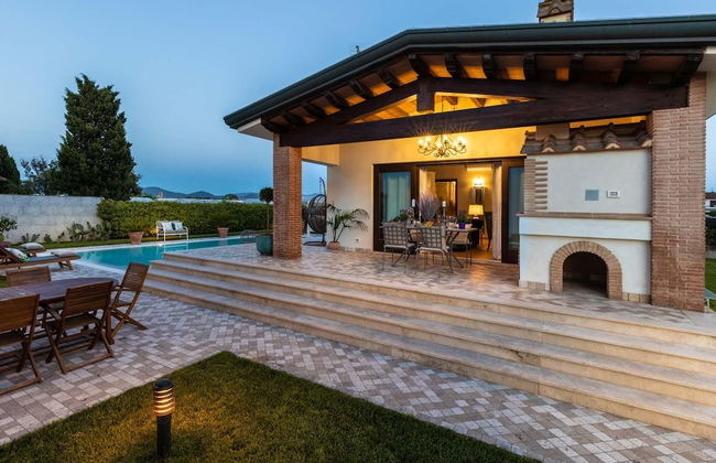 The Luxury Beach Villa - Photo 11