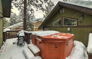 Photo 1 - Cold Creek Chalet - Hot tub & Movie Room