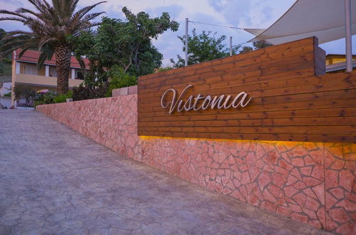 Photo 58 - Vistonia