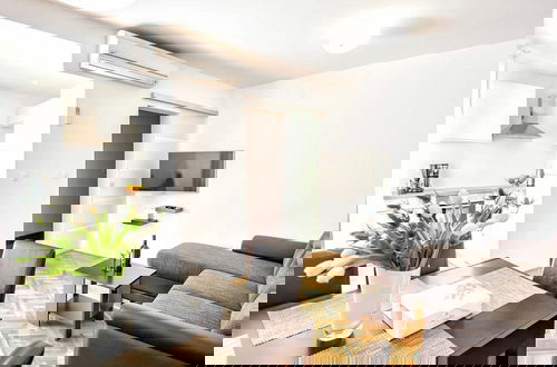 Foto 20 - Luxury Apartment With Private Balcony in Quiet Area
