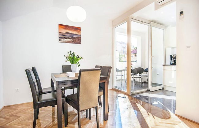 Luxury Apartment With Private Balcony in Quiet Area - Foto 18