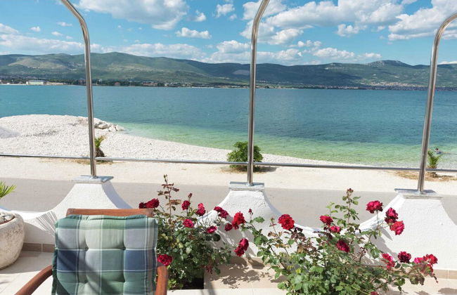 Luxurious Holiday Home in Arbanija with Hot Tub - Foto 35