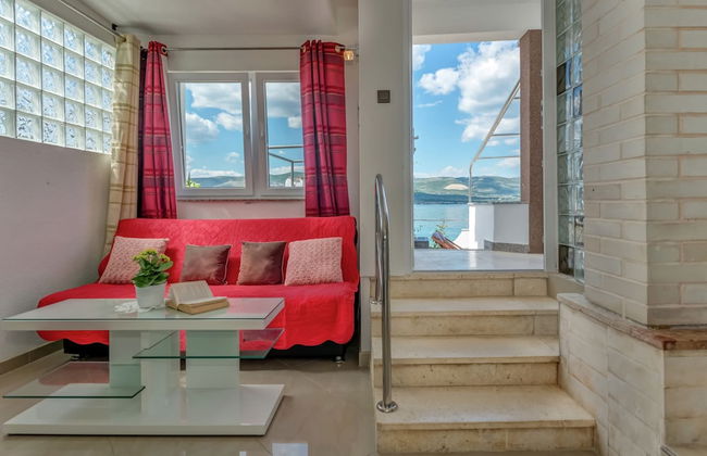Luxurious Holiday Home in Arbanija with Hot Tub - Foto 37