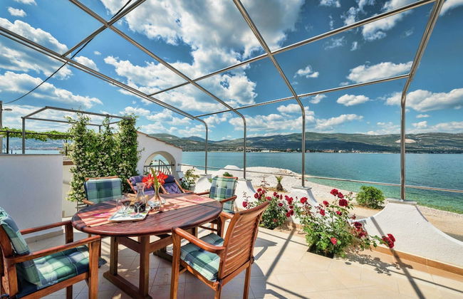 Luxurious Holiday Home in Arbanija with Hot Tub - Foto 26