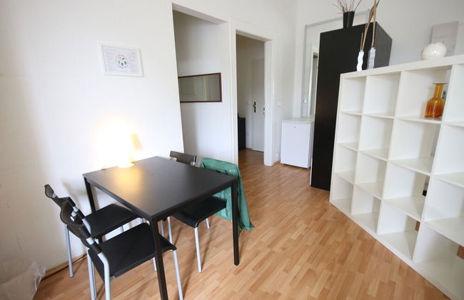 a-domo Apartments Oberhausen - Budget Apartments & Flats - short & longterm - single & grouptravel - Foto 3