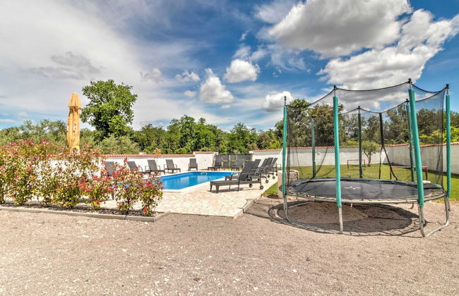 Garden-view Holiday Home in Banjole near Beach & Boat Excursions - Foto 21