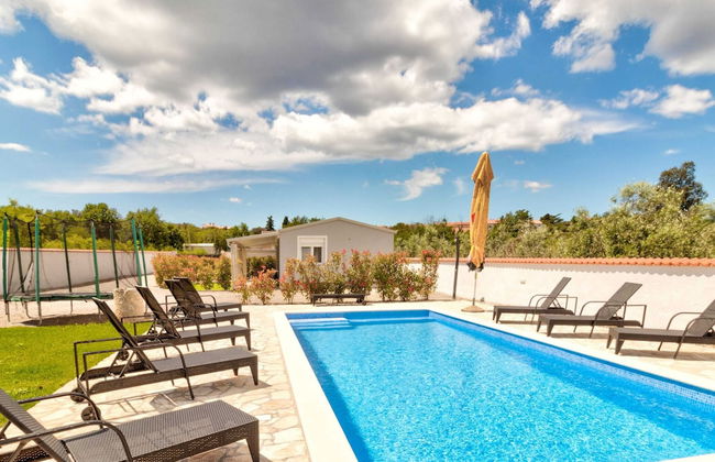 Garden-view Holiday Home in Banjole near Beach & Boat Excursions - Foto 22