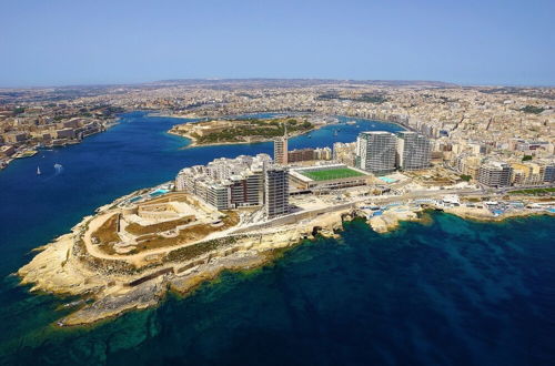 Foto 41 - Seaview 3BR Apart inc Pool, Fort Cambridge Sliema