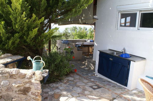 Foto 12 - Charming Holiday Home in Kritinia With Garden