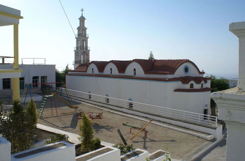 Photo 27 - Charming Holiday Home in Kritinia With Garden