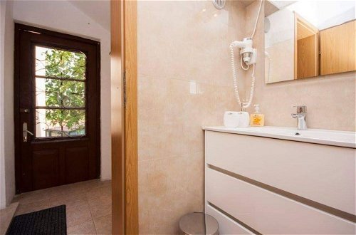 Foto 10 - Captivating 3-bedroom Villa in Kanica