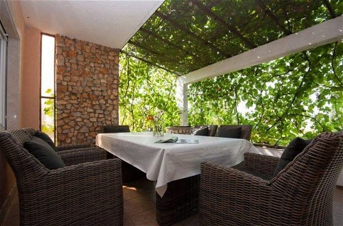 Foto 9 - Captivating 3-bedroom Villa in Kanica