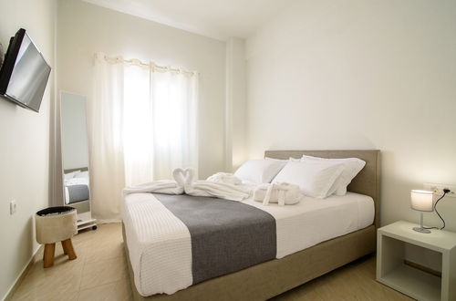 Photo 6 - De_naxia Suites