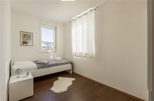 Photo 2 - Luxury Suites