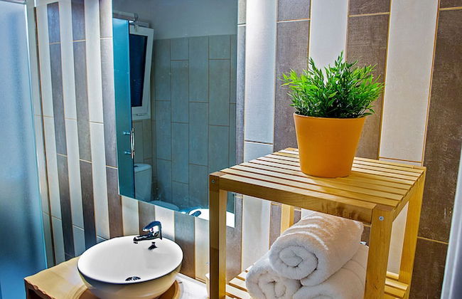 Emerald Suite - Photo 26