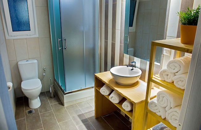 Emerald Suite - Photo 27