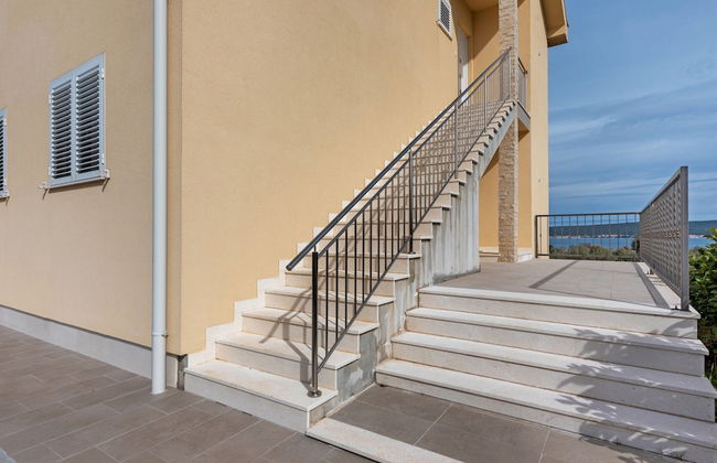 Simplistic Apartment in Neviđane with Balcony - Foto 19