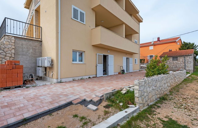 Simplistic Apartment in Neviđane with Balcony - Foto 20