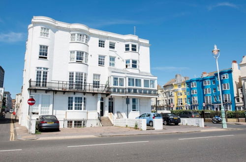 Foto 46 - Direct Sea Views, Seafront Location & Free Parking