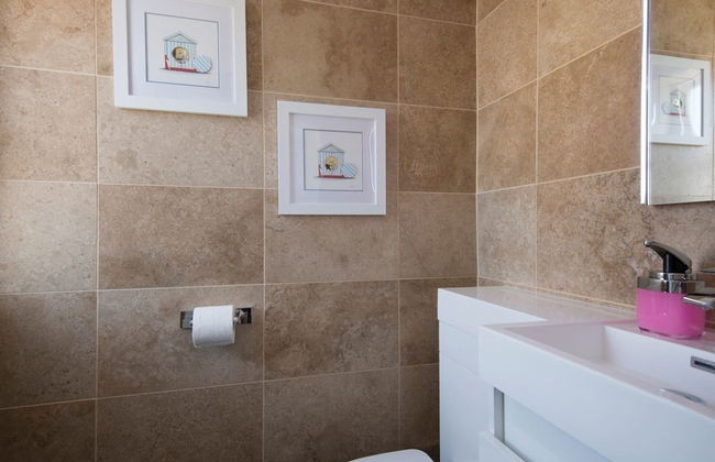 Direct Sea Views, Seafront Location & Free Parking - Foto 34
