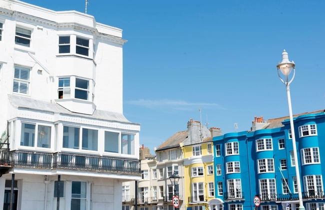Direct Sea Views, Seafront Location & Free Parking - Foto 42