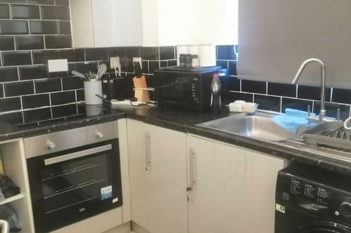 Foto 7 - Stunning 1 Bedroom Apartment in Dagenham