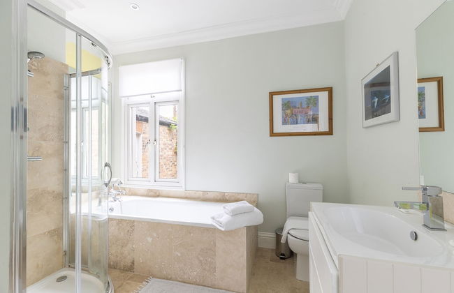 JOIVY Charming 3 bed house with a rooftop terrace - Foto 23