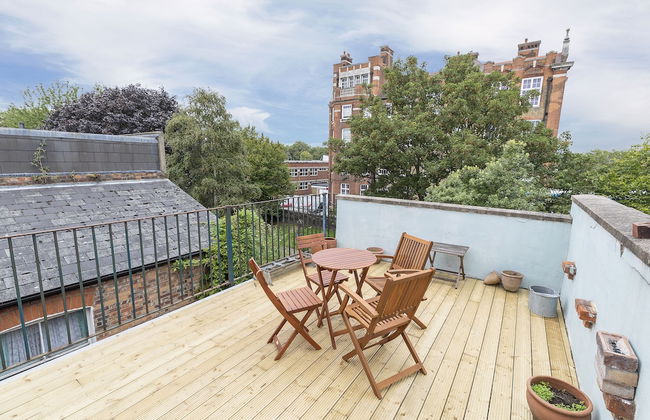 JOIVY Charming 3 bed house with a rooftop terrace - Foto 21