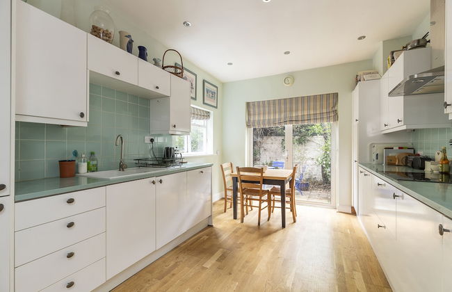 JOIVY Charming 3 bed house with a rooftop terrace - Foto 13