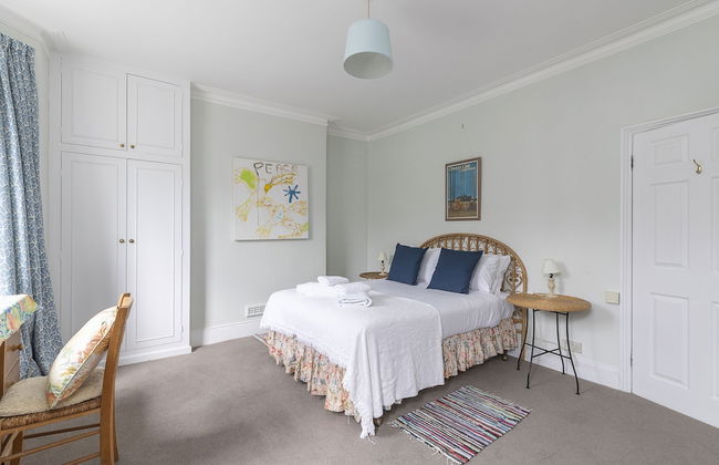 JOIVY Charming 3 bed house with a rooftop terrace - Foto 6