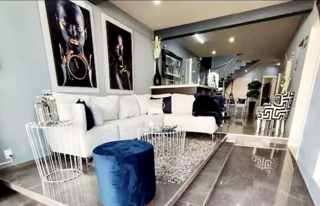 Hotel Casa Blanca & Suites - Photo 1
