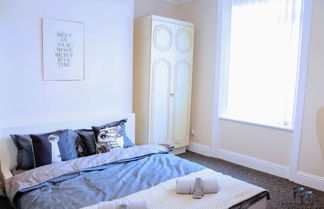 Photo 2 - Beautiful 5-bed House Roker Beach