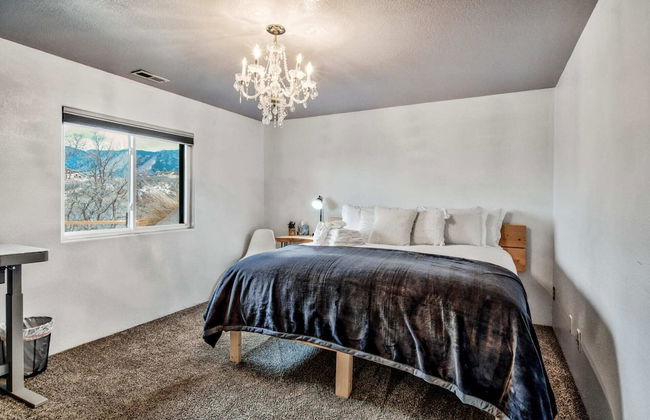 4brfireplace & Mountain Viewsdog-friendly & Hiking Nearby! - Photo 8