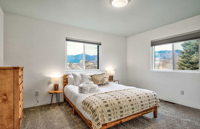 4brfireplace & Mountain Viewsdog-friendly & Hiking Nearby! - Photo 16