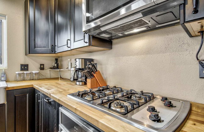 4brfireplace & Mountain Viewsdog-friendly & Hiking Nearby! - Photo 23