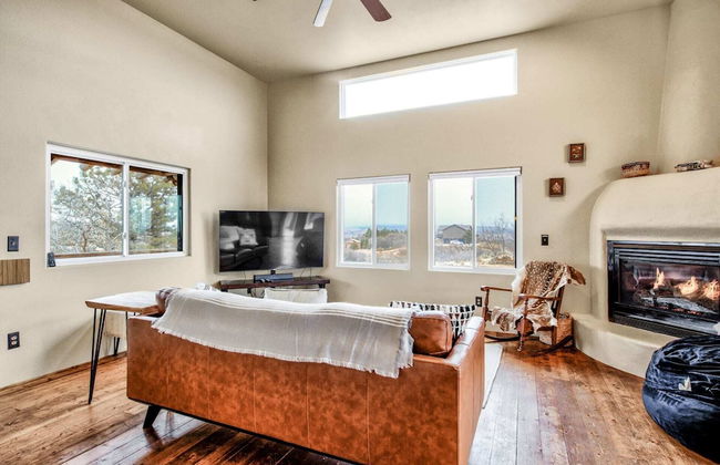 4brfireplace & Mountain Viewsdog-friendly & Hiking Nearby! - Photo 25