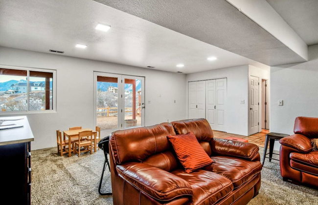 4brfireplace & Mountain Viewsdog-friendly & Hiking Nearby! - Photo 26