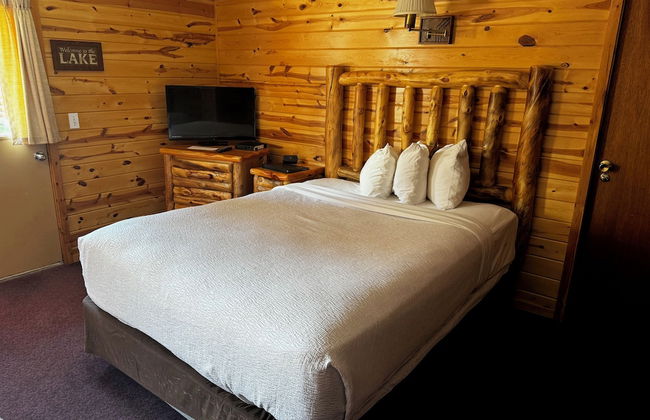 Cabins of Mackinaw - Photo 1