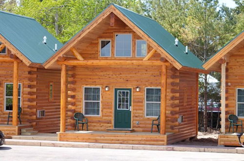 Foto 1 - Cabins of Mackinaw