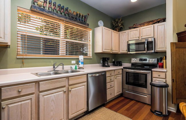 Spacious Two-story Home w/ Porch Views of Golf Course - Steps From Marina - Photo 5