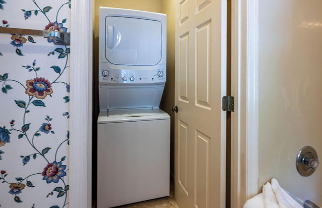 Spacious Two-story Home w/ Porch Views of Golf Course - Steps From Marina - Photo 23