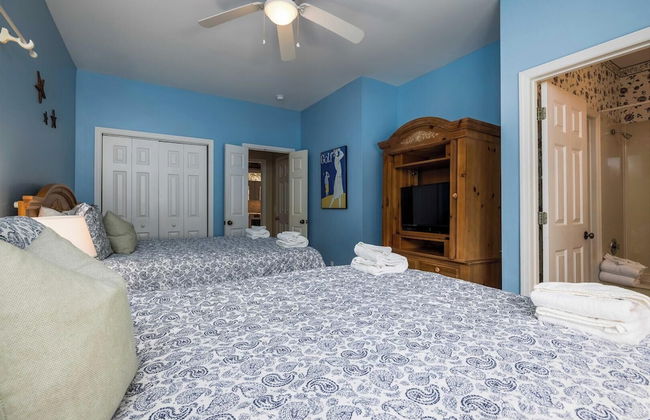 Spacious Two-story Home w/ Porch Views of Golf Course - Steps From Marina - Photo 4