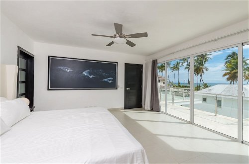 Photo 3 - Luxury beachfront villa in Los Corales