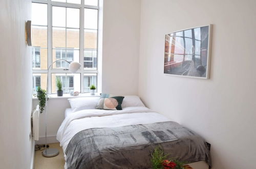 Photo 3 - Bright Warehouse Conversion in Buzzing Peckham