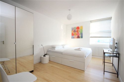 Foto 3 - Camden Town Comfortable Apartment